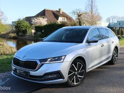 Grijs Gebruikt 2020 Skoda Octavia Stationwagen | € 24.995 (Goede deal)