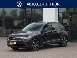 Zwart Gebruikt 2022 VW Tiguan Active SUV | € 34.950 (Eerlijke prijs)