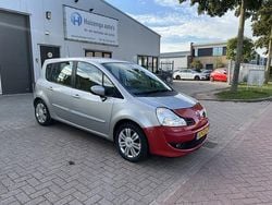 Grijs Gebruikt 2010 Renault Grand Modus Dynamique MPV | € 699 (Super prijs)