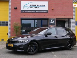 Zwart Gebruikt 2020 BMW 320 Executive Stationwagen | € 27.950 (Eerlijke prijs)