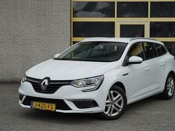 Wit Gebruikt 2020 Renault Mégane GrandTour Zen Stationwagen | € 11.950 (Goede deal)