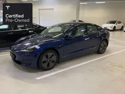 Blauw, metallic lak Gebruikt 2021 Tesla Model 3 Sedan | € 26.600 (Eerlijke prijs)