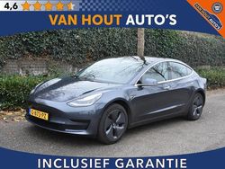 Grijs (metallic) Gebruikt 2019 Tesla Model 3 Standard Range Sedan | € 16.950 (Goede deal)