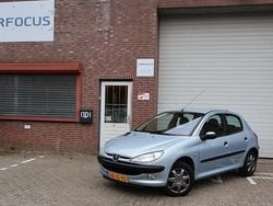 Grijs Gebruikt 2002 Peugeot 206 Hatchback | € 1.699 (Eerlijke prijs)