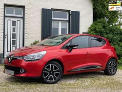 Rood Gebruikt 2013 Renault Clio IV Expression Hatchback | € 4.850 (Iets duurder)