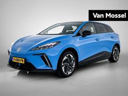Blauw Gebruikt 2023 MG MG4 EV Luxury Hatchback | € 22.777 (Eerlijke prijs)