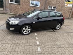 Zwart Gebruikt 2011 Opel Astra Edition Stationwagen | € 2.450 (Goede deal)