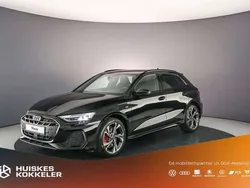 Zwart Nieuw 2025 Audi A3 Sportback e-tron Ambiente Sedan | € 56.140
