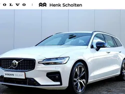 Wit Gebruikt 2022 Volvo V60 Plus Stationwagen | € 37.950 (Eerlijke prijs)