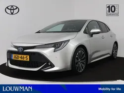 Grijs metallic Gebruikt 2023 Toyota Corolla Hybrid Team Hatchback | € 28.945 (Eerlijke prijs)