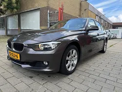 Bruin Gebruikt 2012 BMW 320 Executive Sedan | € 13.950 (Eerlijke prijs)