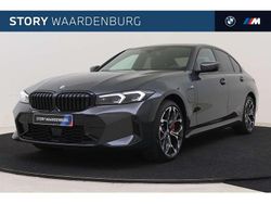 Grijs Nieuw 2025 BMW 330e M Sport Sedan | € 73.771 (Iets duurder)