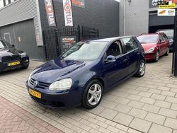 Blauw Gebruikt 2006 VW Golf V Hatchback | € 1.999 (Eerlijke prijs)