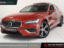 Rood, metallic lak Gebruikt 2022 Volvo S60 Inscription Sedan | € 30.900 (Iets duurder)