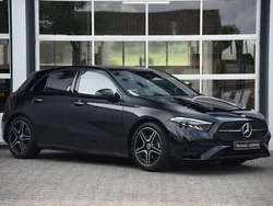 Zwart Gebruikt 2023 Mercedes A180 AMG line Hatchback | € 39.450 (Duur)