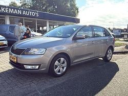 Geel Gebruikt 2016 Skoda Rapid Joy Hatchback | € 11.950