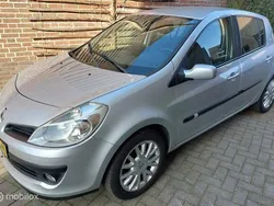 Grijs Gebruikt 2009 Renault Clio II Dynamique Hatchback | € 2.998 (Eerlijke prijs)
