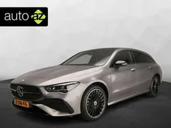 Grijs, metallic lak Nieuw 2024 Mercedes CLA250e Shooting Brake AMG line Stationwagen | € 41.900 (Goede deal)