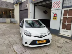 Wit Gebruikt 2014 Toyota Aygo Hatchback | € 5.350 (Eerlijke prijs)