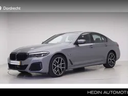 Grijs, metallic lak Gebruikt 2023 BMW 530 M Sport Sedan | € 53.895 (Eerlijke prijs)