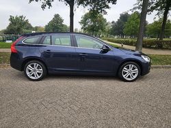 Blauw Gebruikt 2012 Volvo V60 Momentum Stationwagen | € 3.999 (Eerlijke prijs)