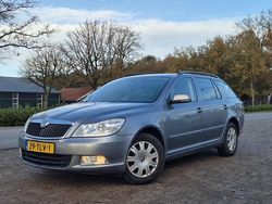 Grijs Gebruikt 2012 Skoda Octavia Ambition Stationwagen | € 1.999 (Goede deal)