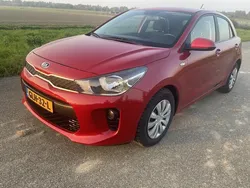 Rood Gebruikt 2017 Kia Rio Hatchback | € 8.950 (Goede deal)