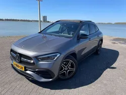 Grijs Gebruikt 2020 Mercedes GLA200 Business SUV | € 35.300 (Iets duurder)