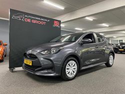 Grijs Gebruikt 2023 Toyota Yaris Hybrid Active Hatchback | € 19.950 (Eerlijke prijs)