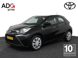 Zwart Gebruikt 2024 Toyota Aygo Play Hatchback | € 18.900 (Eerlijke prijs)