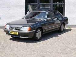 Grijs Gebruikt 1986 Opel Rekord S Sedan | € 6.950