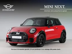 Chili red (rood metallic) Gebruikt 2024 Mini Cooper Hatchback | € 30.250 (Eerlijke prijs)