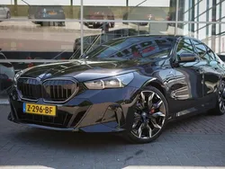 Zwart Gebruikt 2024 BMW 530e M Sport Sedan | € 69.950