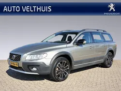 Beige Gebruikt 2016 Volvo XC70 Momentum SUV | € 27.950