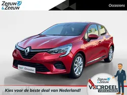 Rood Gebruikt 2020 Renault Clio V Zen Hatchback | € 11.240 (Eerlijke prijs)