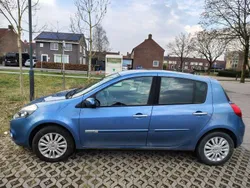 Gebruikt 2011 Renault Clio II Dynamique Sedan | € 3.000 (Eerlijke prijs)