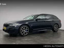 Blauw Gebruikt 2022 BMW 530e Shadowline Stationwagen | € 46.880 (Eerlijke prijs)