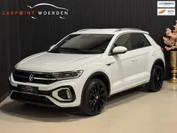 Wit, metallic lak Gebruikt 2023 VW T-Roc R-line SUV | € 33.990 (Eerlijke prijs)