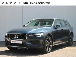Blauw, metallic lak Gebruikt 2024 Volvo V60 CC Plus Stationwagen | € 61.950