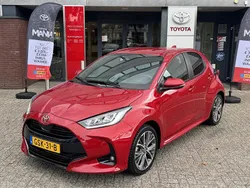Rood Gebruikt 2024 Toyota Yaris Executive Hatchback | € 29.900 (Iets duurder)