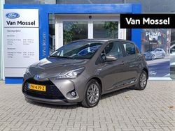 Grijs Gebruikt 2017 Toyota Yaris Hybrid Executive Hatchback | € 16.440 (Goede deal)