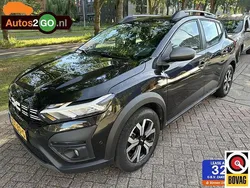 Zwart Gebruikt 2023 Dacia Sandero Expression Hatchback | € 19.995 (Eerlijke prijs)