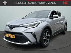 Grijs, metallic lak Gebruikt 2023 Toyota C-HR Style SUV | € 27.450 (Iets duurder)