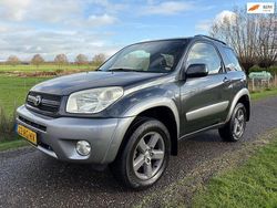 Grijs (metallic) Gebruikt 2005 Toyota RAV4 Sol SUV | € 6.750 (Eerlijke prijs)