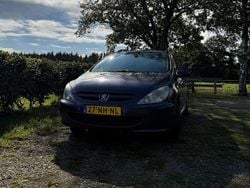 Paars Gebruikt 2003 Peugeot 307 Stationwagen | € 1.249 (Iets duurder)