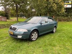 Groen Gebruikt 2008 Skoda Octavia Ambiente Hatchback | € 3.795 (Iets duurder)