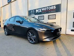 Grijs Nieuw 2025 Mazda 3 Takumi-Line Hatchback | € 36.099 (Eerlijke prijs)