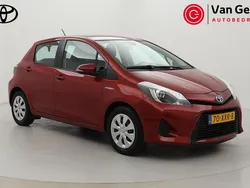 Rood Gebruikt 2012 Toyota Yaris Hybrid Hatchback | € 11.499 (Duur)