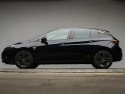 Blauw, metallic lak Gebruikt 2019 Opel Astra Edition Hatchback | € 6.945 (Goede deal)