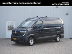Zwart Gebruikt 2024 Renault Master Van | € 36.950 (Eerlijke prijs)